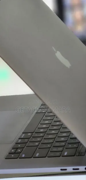 New Laptop Apple MacBook Pro 2017 16GB Intel Core I7 SSD 512GB