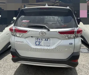 Toyota Rush 2023 Silver