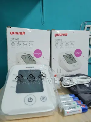 Photo - Blood Pressure Monitor٥=٥bpm癌长features甜甽accurate Convenient Monitoring