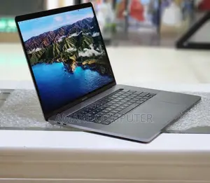 New Laptop Apple MacBook Pro 2017 16GB Intel Core I7 SSD 512GB
