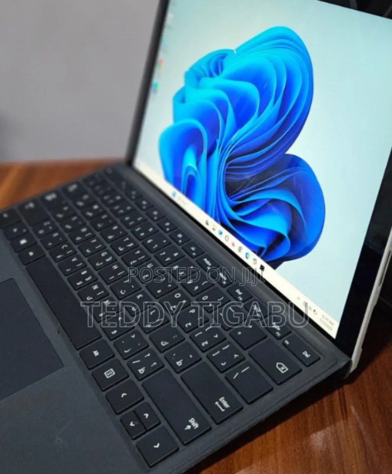 New Laptop Microsoft Surface Pro 7 8GB Intel Core I5 SSD 256GB