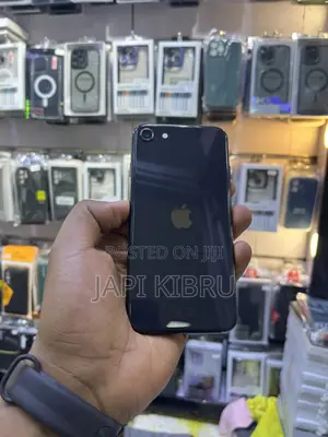 Photo - Apple iPhone SE (2020) 128 GB Black