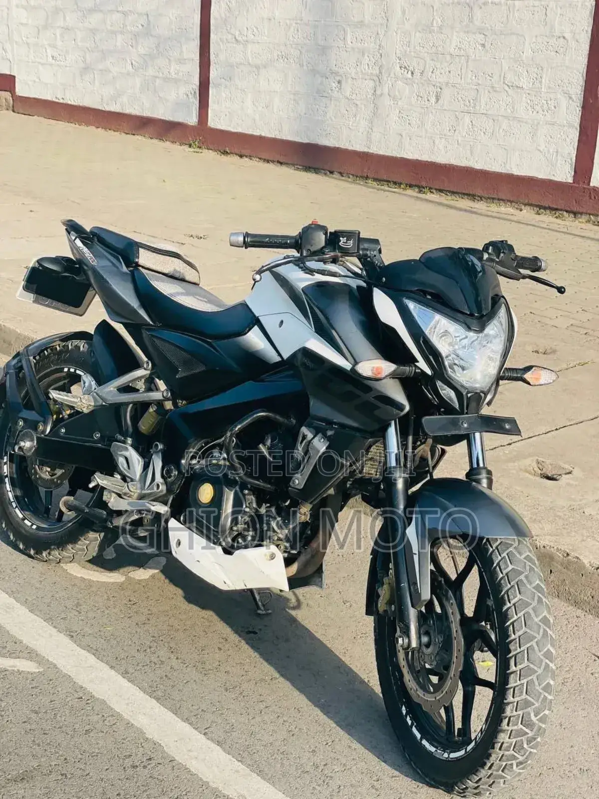 Bajaj Pulsar NS 200 2017 White