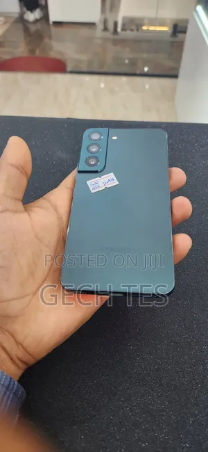 Photo - New Samsung Galaxy S22 5G 256 GB Black