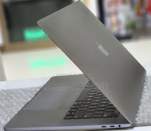 New Laptop Apple MacBook Pro 2017 16GB Intel Core I7 SSD 512GB