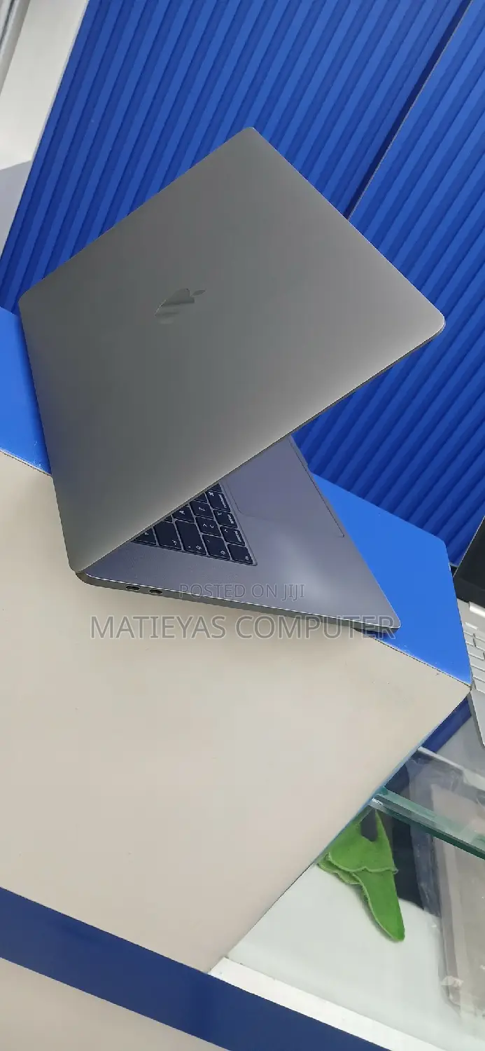 New Laptop Apple MacBook Pro 2019 32GB Intel Core I9 SSD 2T