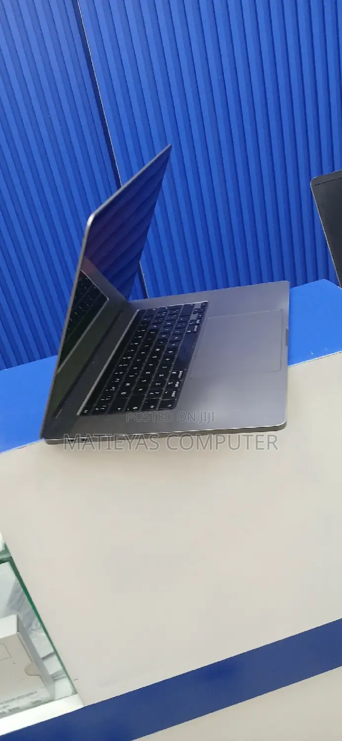 New Laptop Apple MacBook Pro 2019 32GB Intel Core I9 SSD 2T