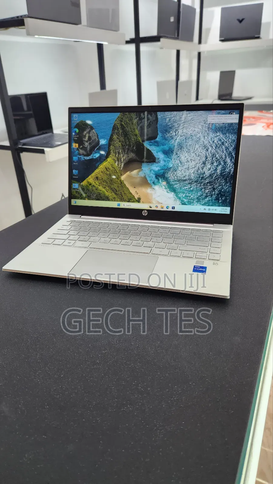 New Laptop HP 14-Dq1025cl 16GB Intel Core I7 SSD 512GB