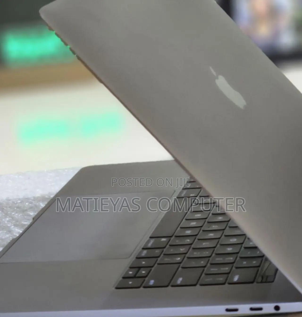 New Laptop Apple MacBook Pro 2017 16GB Intel Core I7 SSD 512GB