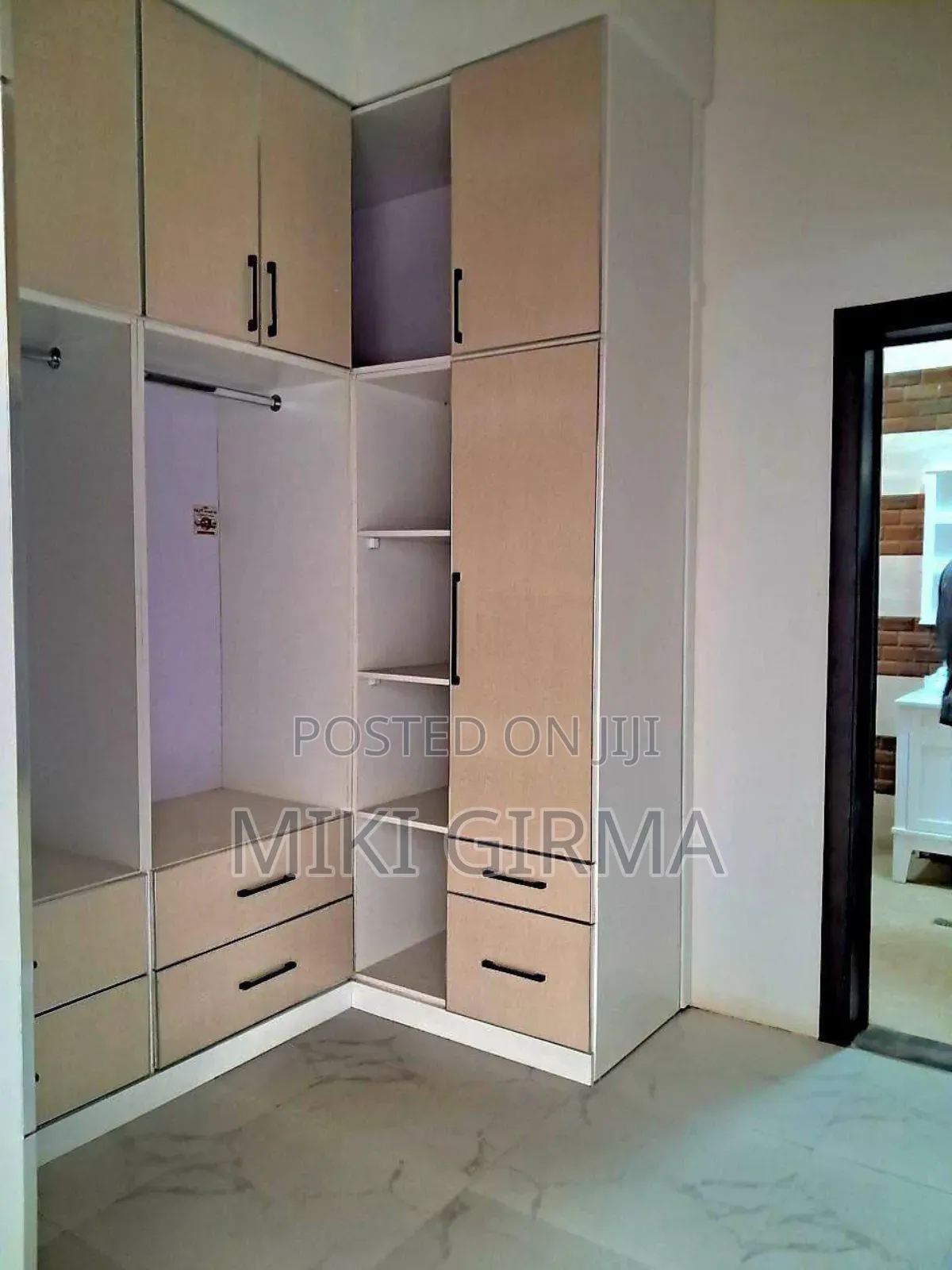 6bdrm Townhouse/Terrace in አያት, Bole for sale