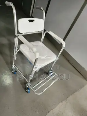 Photo - Wheelchair狡記commode Wheelchair懺了commode Wheelchair喬裝wheelchair New