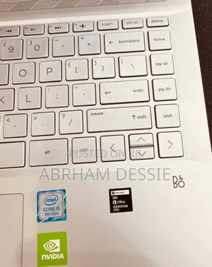 New Laptop HP Pavilion 15 8GB Intel Core I5 SSD 256GB