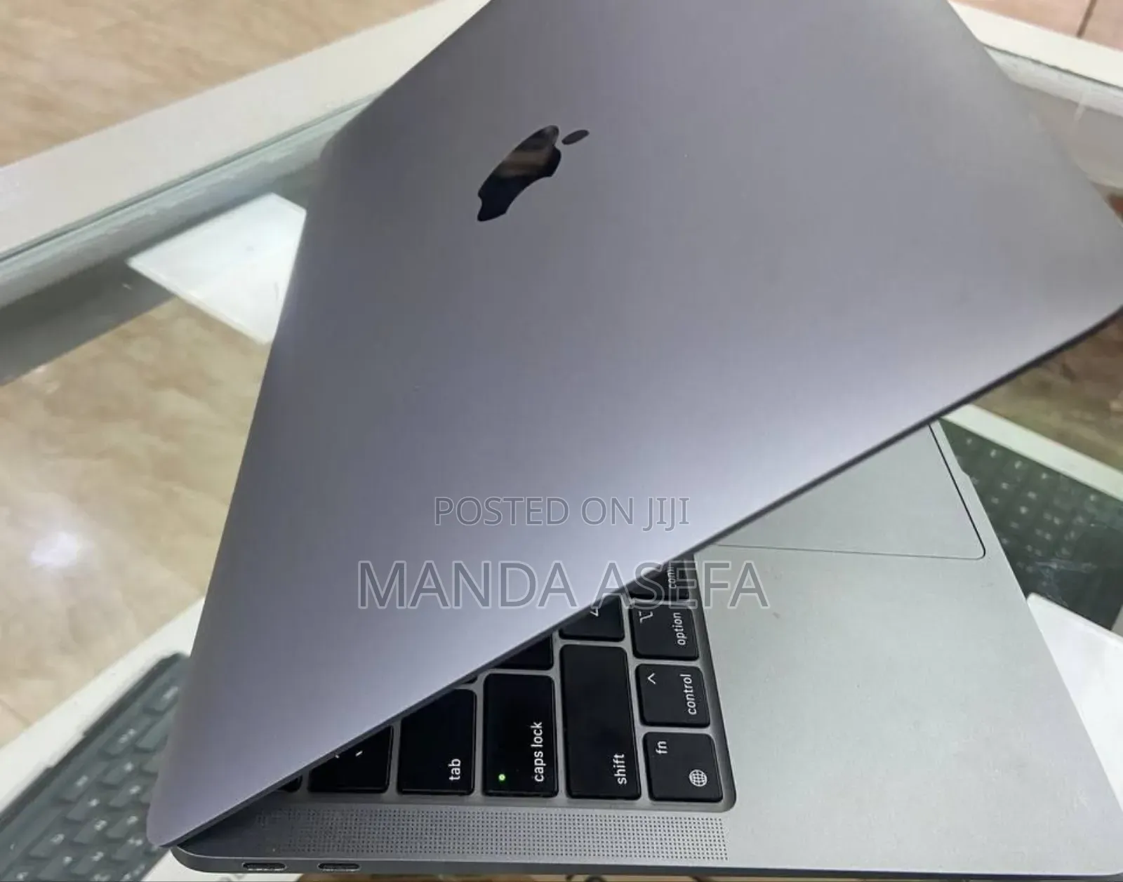 New Laptop Apple MacBook Air 8GB Apple M1 SSD 256GB