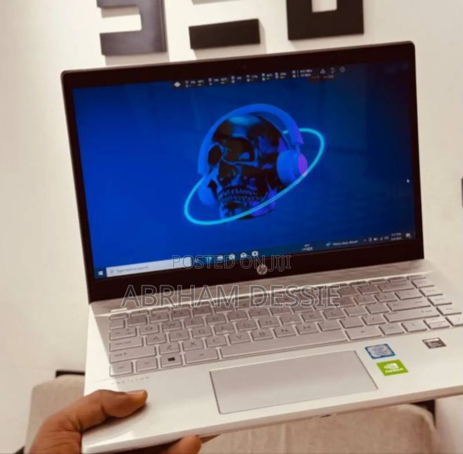 New Laptop HP Pavilion 15 8GB Intel Core I5 SSD 256GB