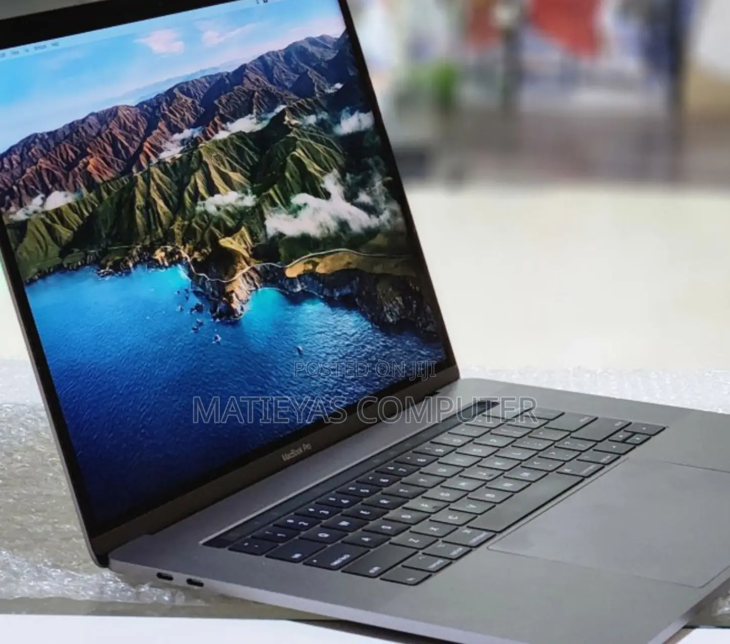 New Laptop Apple MacBook Pro 2017 16GB Intel Core I7 SSD 512GB