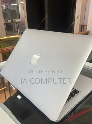 New Laptop Apple MacBook Pro 2015 8GB Intel Core I5 SSD 128GB