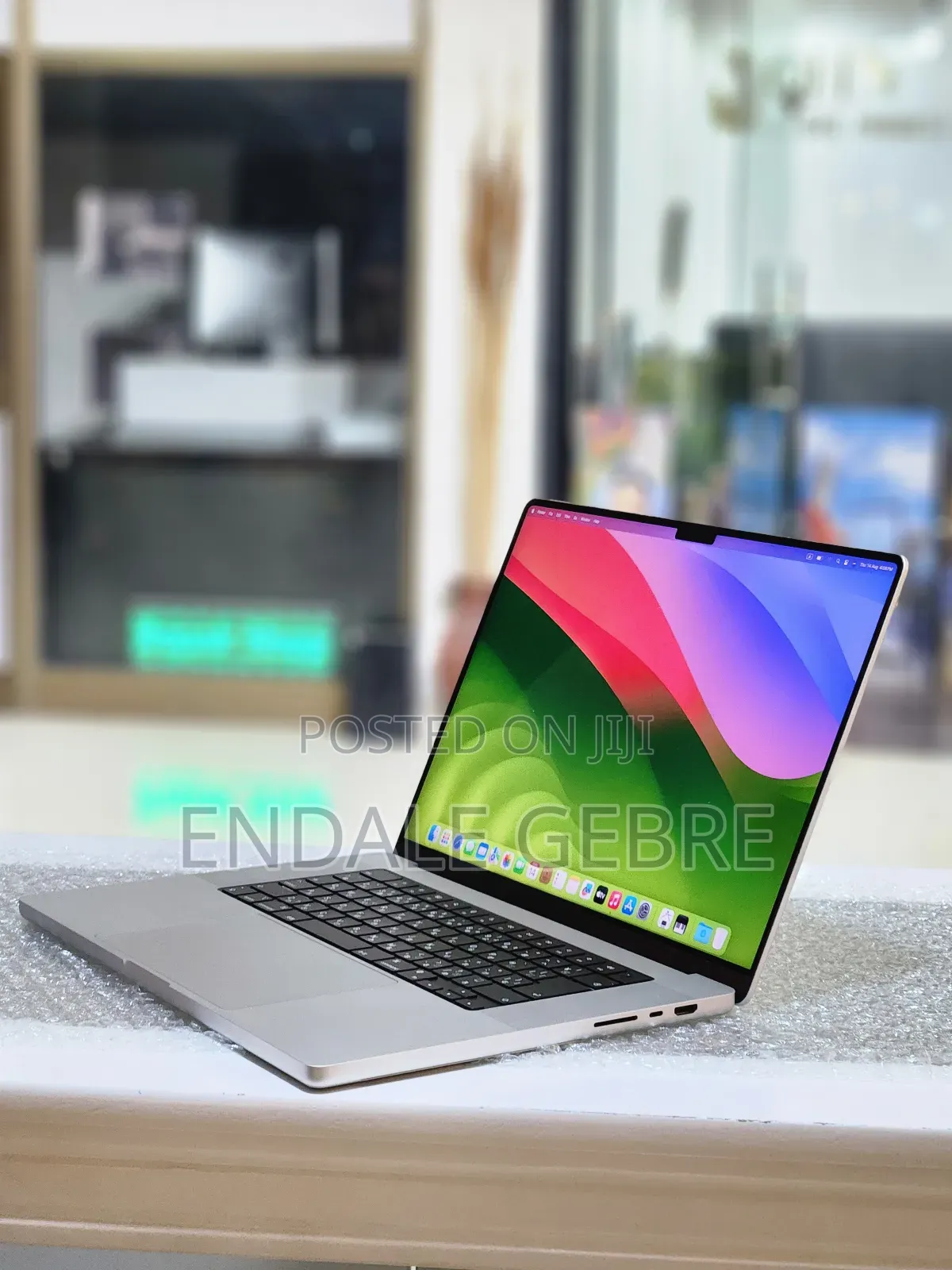 New Laptop Apple MacBook Pro 2021 M1 32GB Apple M1 Pro SSD 512GB