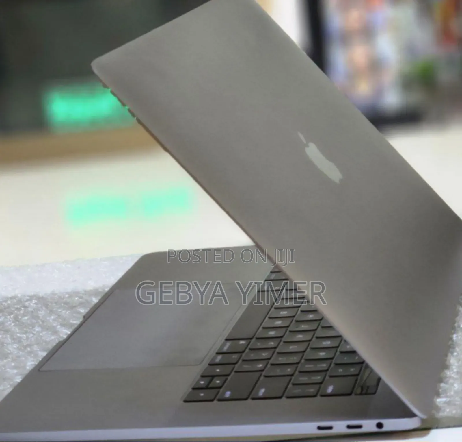 New Laptop Apple MacBook Pro 2017 16GB Intel Core I7 SSD 512GB