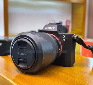Photo - Sony A7 Ii Mirrorless Camera With 28-70mm Lens