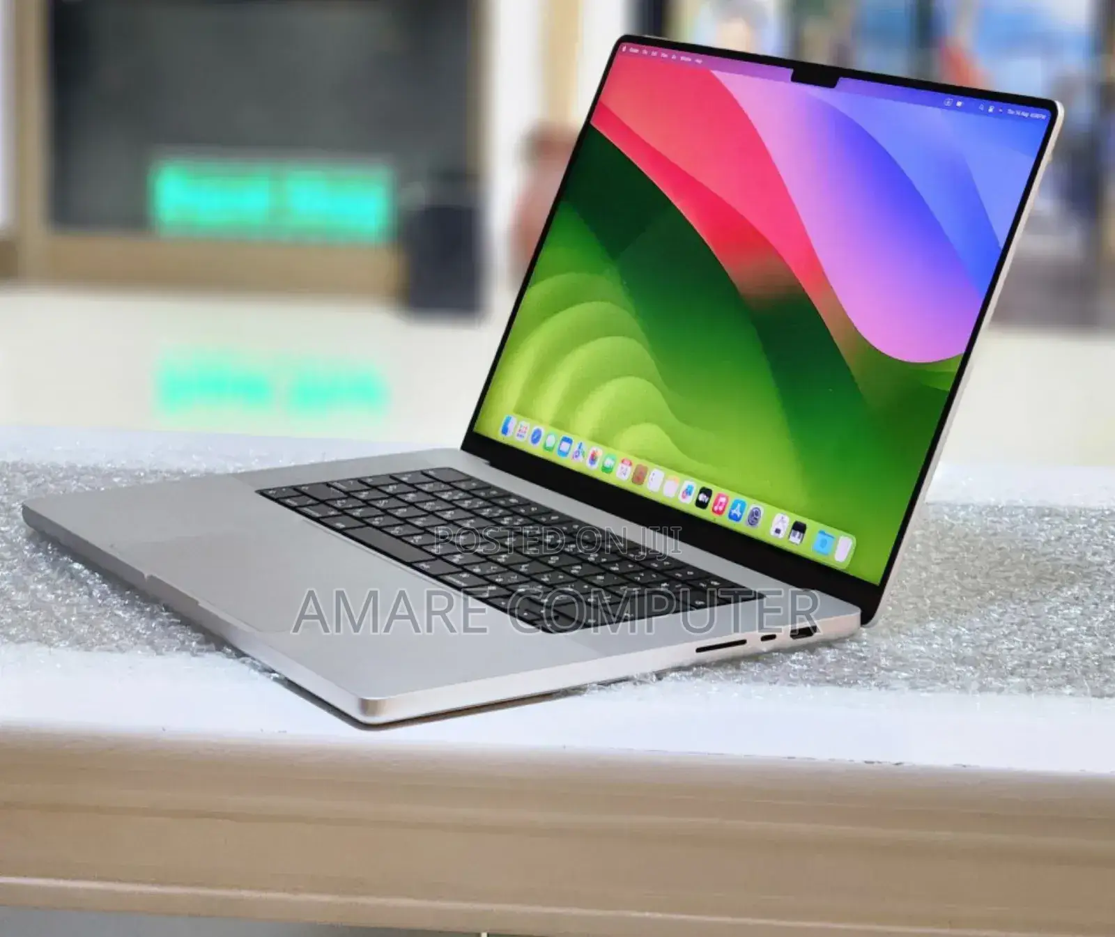 New Laptop Apple MacBook Pro 2021 M1 32GB Apple M1 Pro SSD 512GB