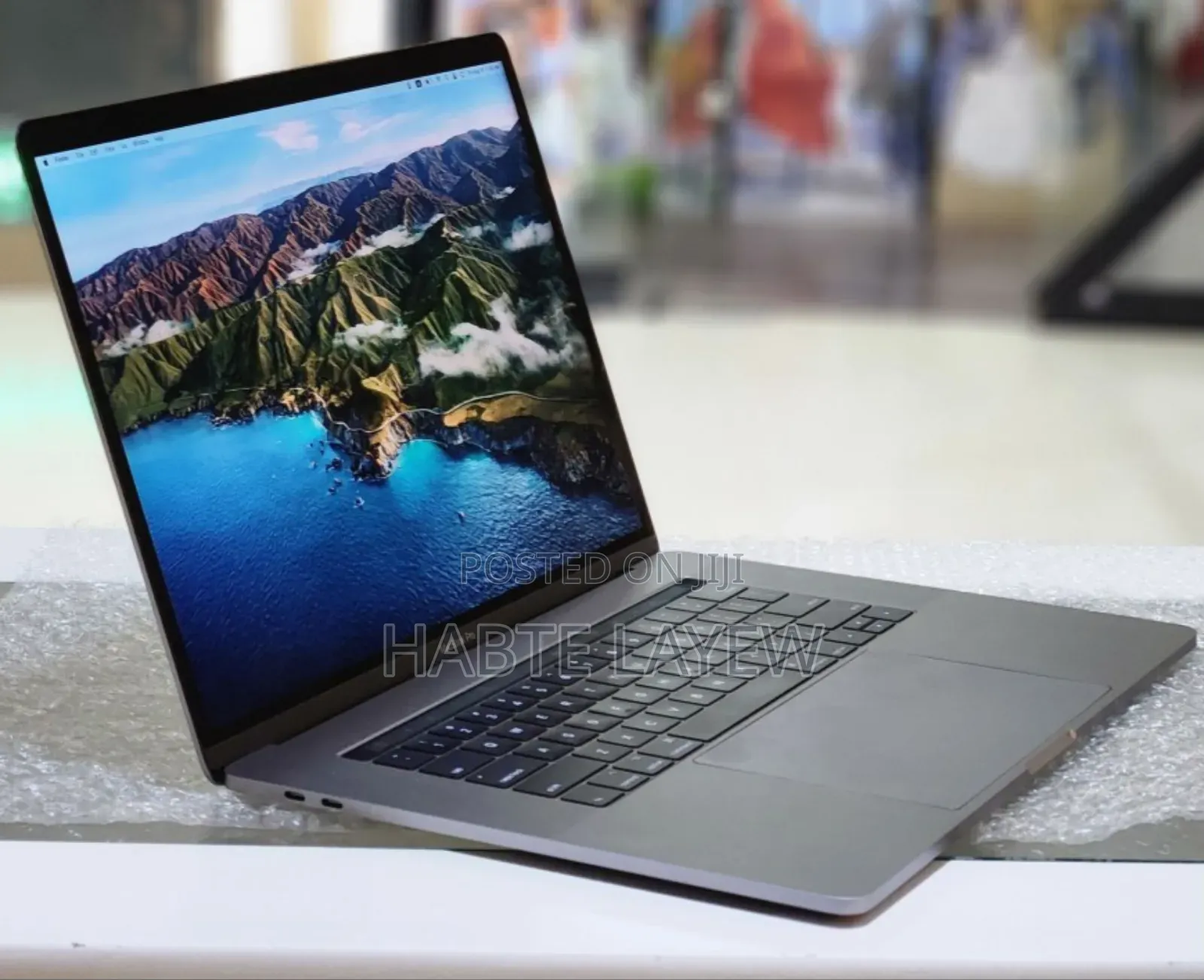 New Laptop Apple MacBook Pro 2017 16GB Intel Core I7 SSD 512GB