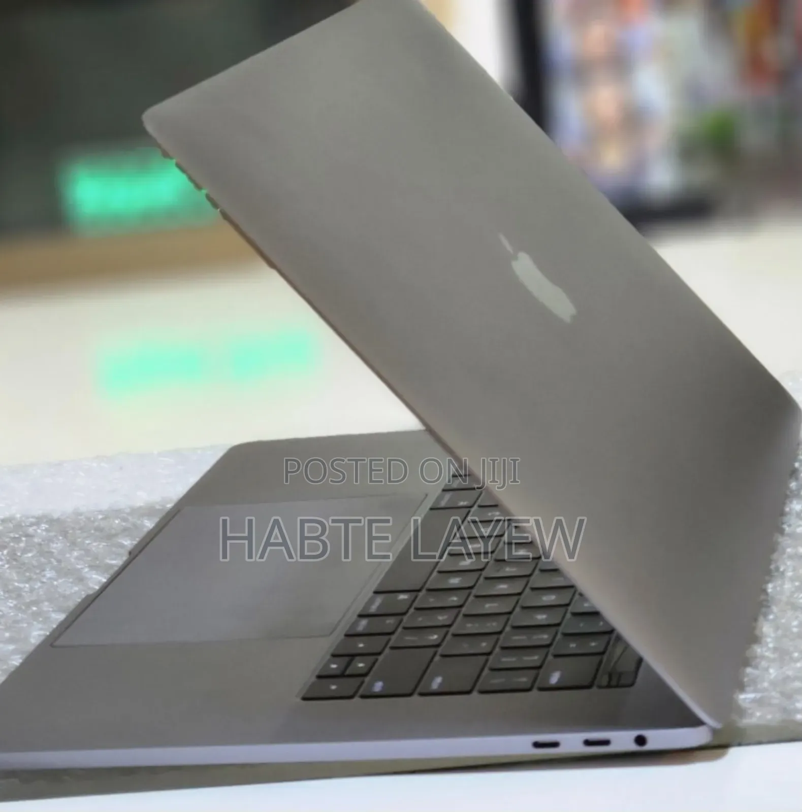 New Laptop Apple MacBook Pro 2017 16GB Intel Core I7 SSD 512GB