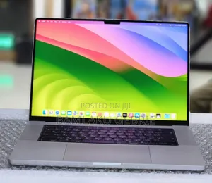 New Laptop Apple MacBook Pro M1 32GB Apple M1 Pro SSD 32GB