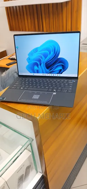 New Laptop Dell Latitude 9440 32GB Intel Core Ultra 7 SSD 1T