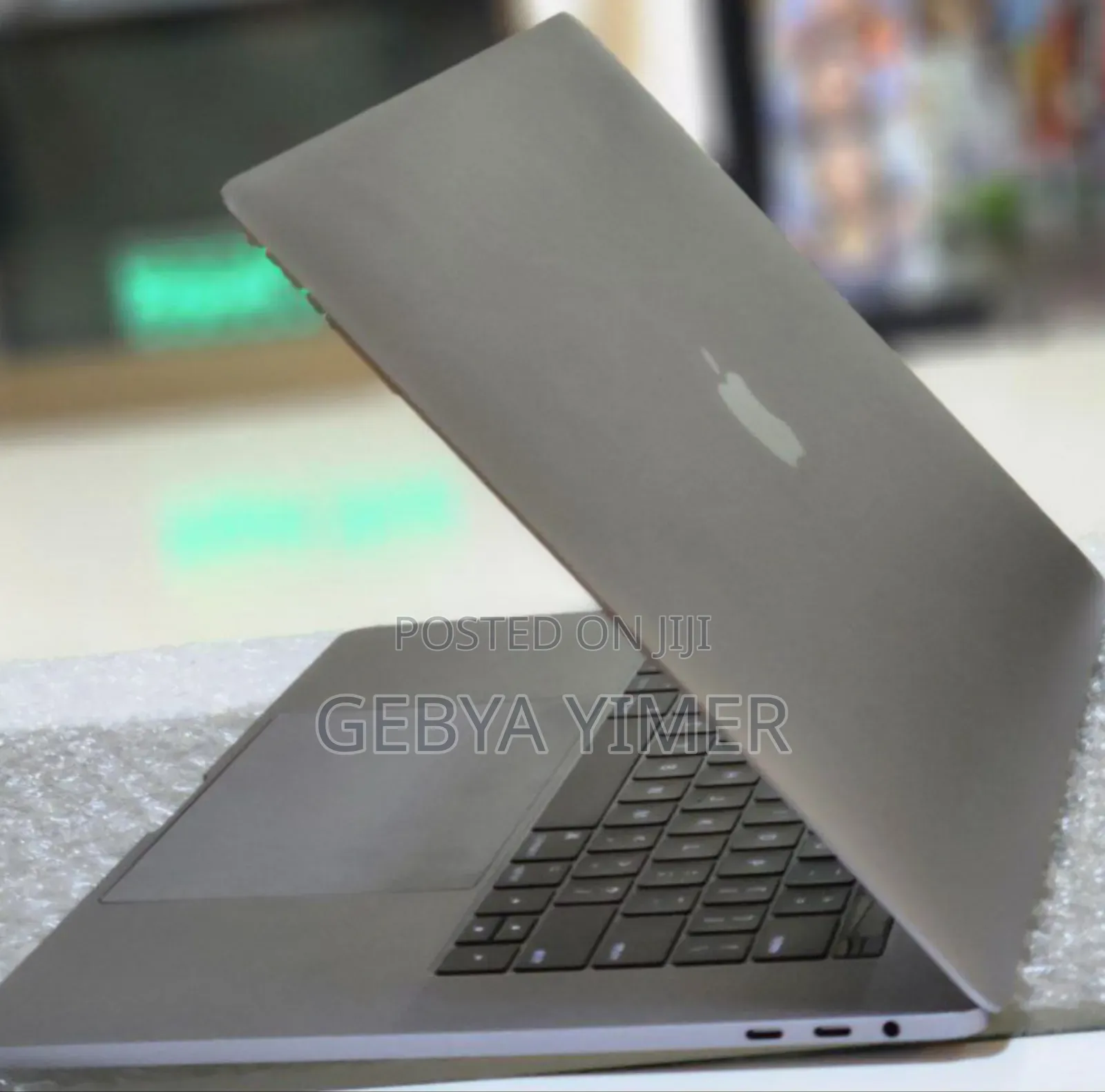 New Laptop Apple MacBook Pro 2017 16GB Intel Core I7 SSD 512GB