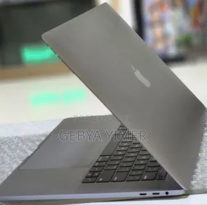 New Laptop Apple MacBook Pro 2017 16GB Intel Core I7 SSD 512GB