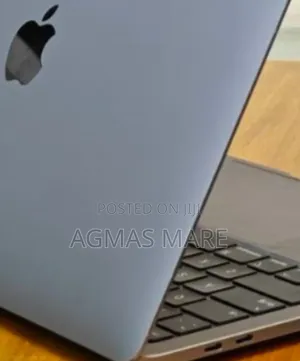 New Laptop Apple MacBook Pro 2020 8GB Intel Core I5 SSD 256GB