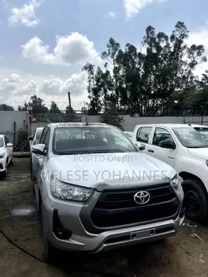 New Toyota Hilux 2023 White