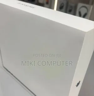 New Laptop Apple MacBook Air 2025 M4 13-Inch 16GB Intel SSD 256GB