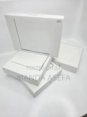 New Laptop Apple MacBook Air 16GB Apple M4 SSD 256GB