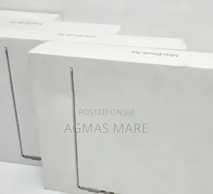 Photo - New Laptop Apple MacBook Air 2025 M4 13-Inch 16GB Apple M4 SSD 256GB