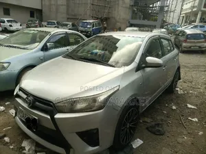 Toyota Yaris SE Hatchback 5dr 2015 Silver