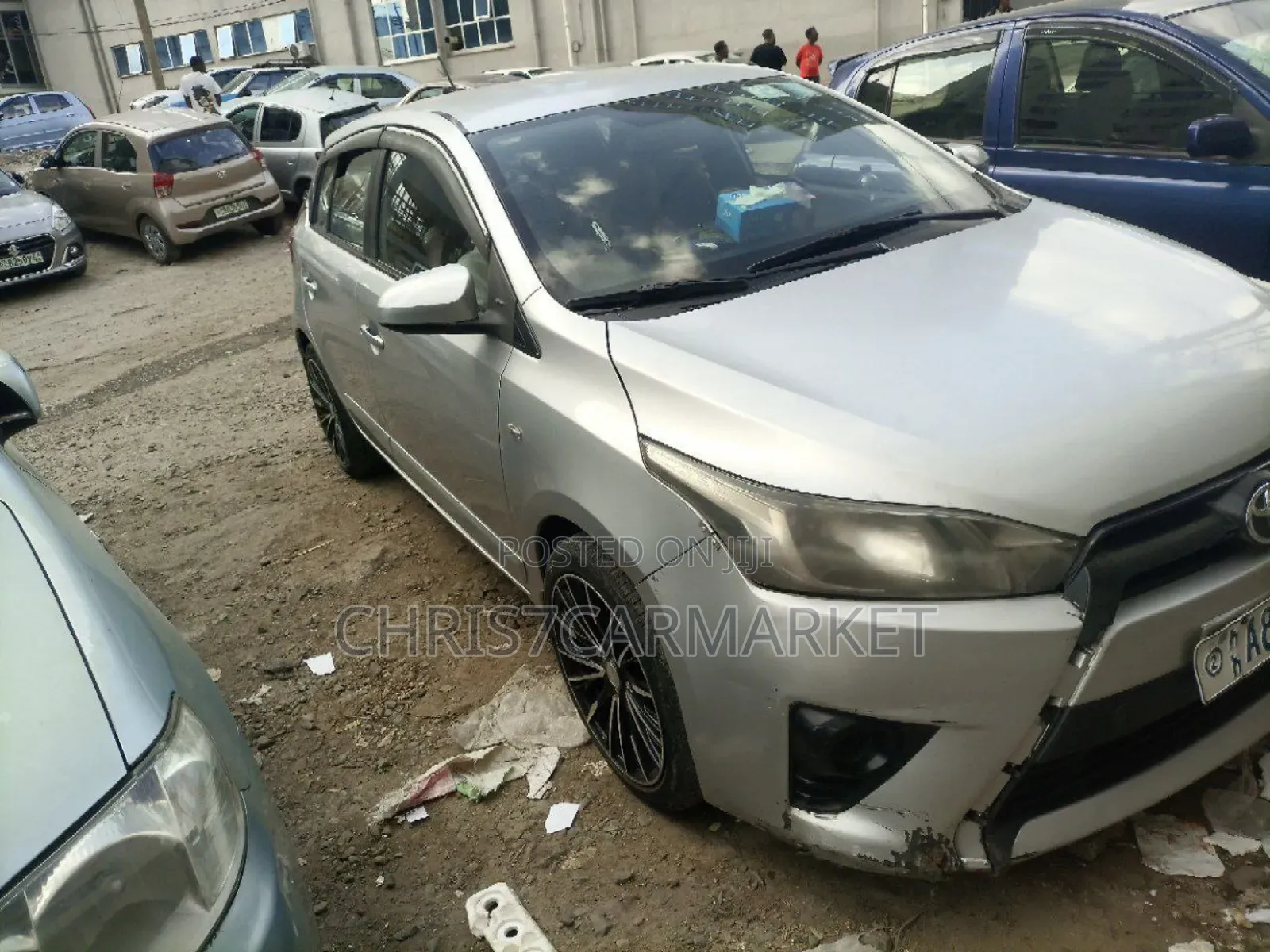 Toyota Yaris SE Hatchback 5dr 2015 Silver