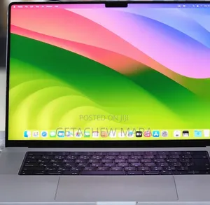 Photo - New Laptop Apple MacBook Pro M1 32GB Intel Core I9 SSD 512GB