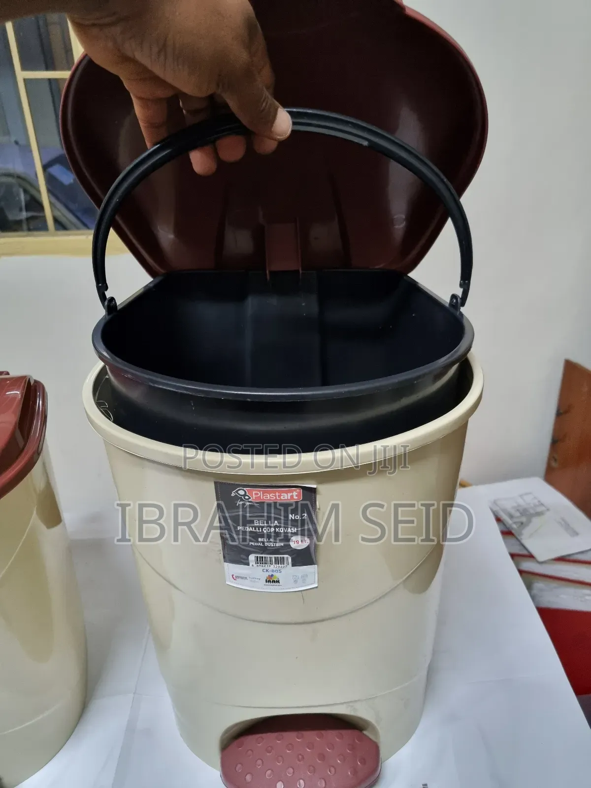 19 Liter Pedal Garbage Can With Inner Bucket