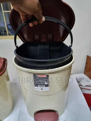 19 Liter Pedal Garbage Can With Inner Bucket