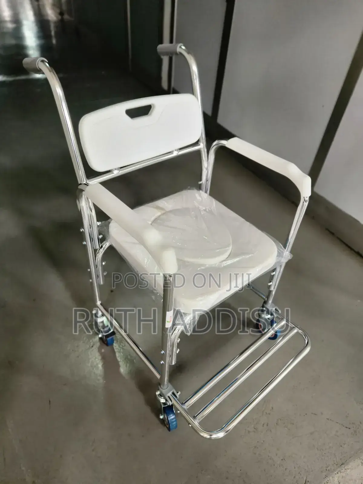 Wheelchair缺午commode Wheelchair考者commode Wheelchair短庆commode Wheelchair