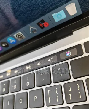 New Laptop Apple MacBook Pro 2020 8GB Intel Core I5 SSD 256GB