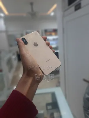 Photo - Apple iPhone XS 64 GB Gold