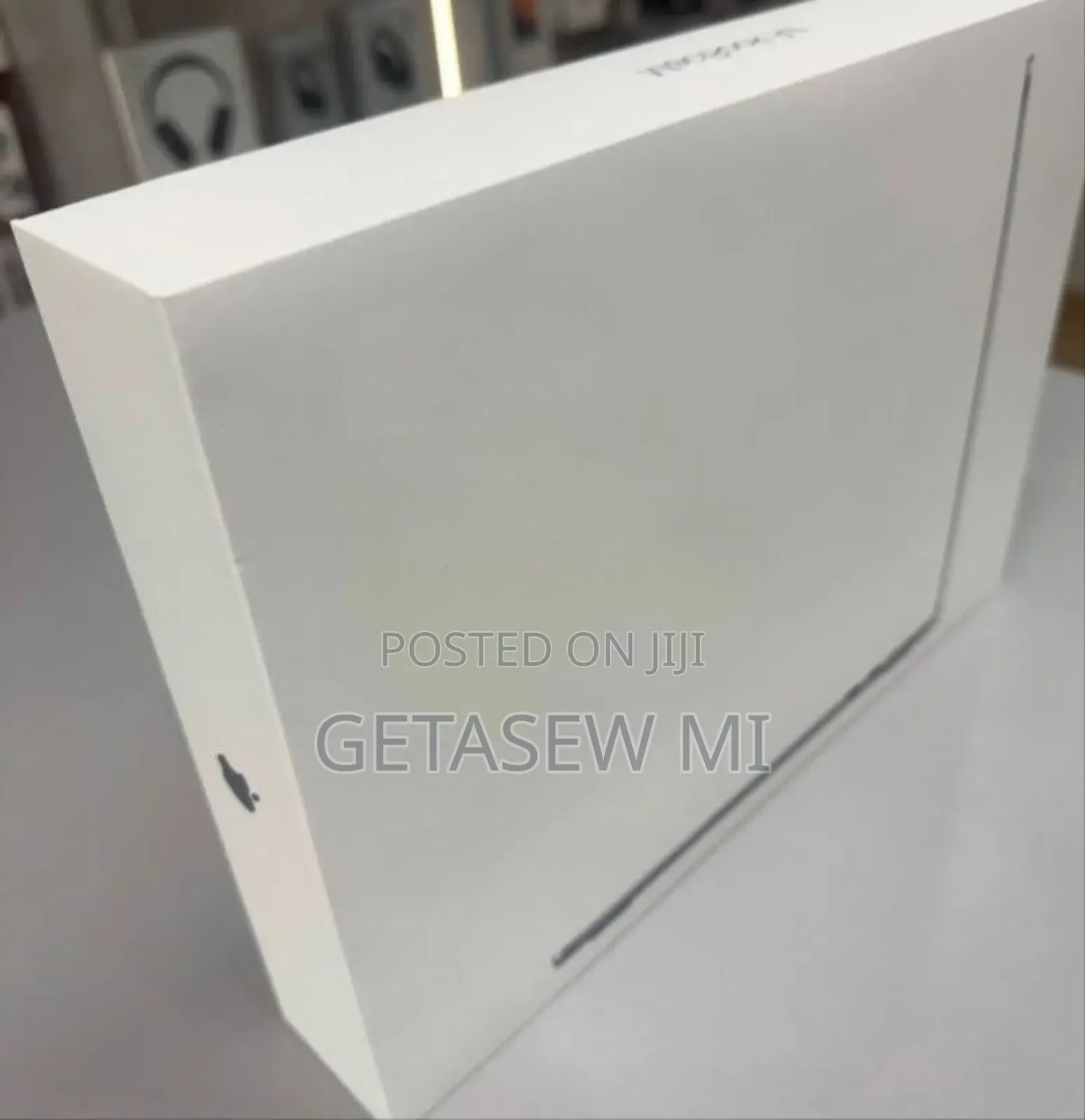 New Laptop Apple MacBook Air 2025 M4 13-Inch 16GB Apple M4 SSD 256GB