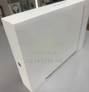 New Laptop Apple MacBook Air 2025 M4 13-Inch 16GB Apple M4 SSD 256GB