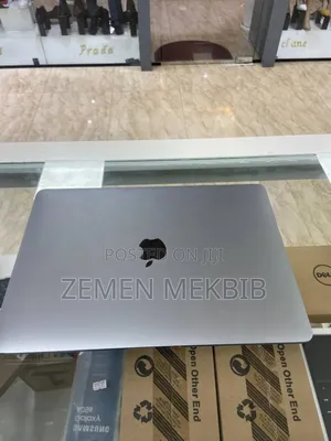 New Laptop Apple MacBook 8GB Intel Core I7 SSD 256GB