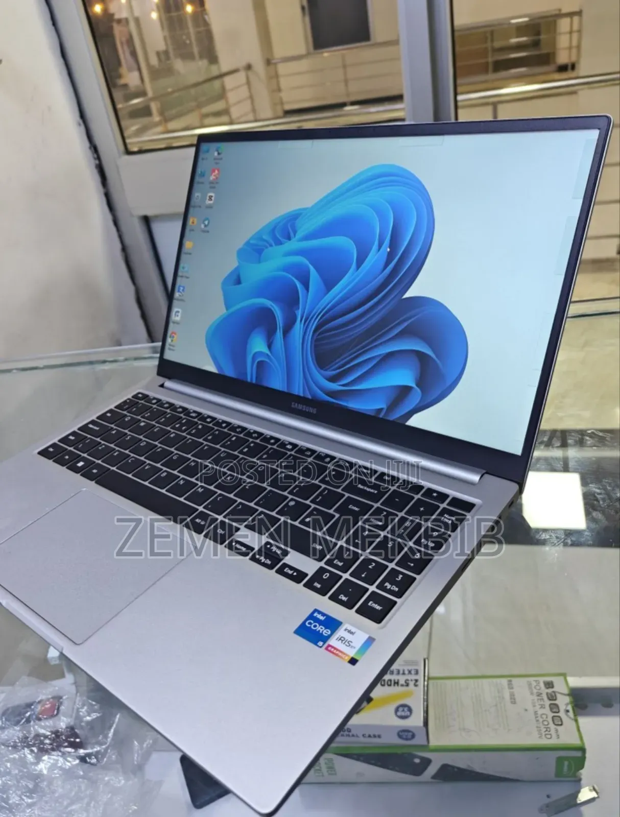 New Laptop Samsung Galaxy Book 2 8GB Intel Core I5 SSD 256GB