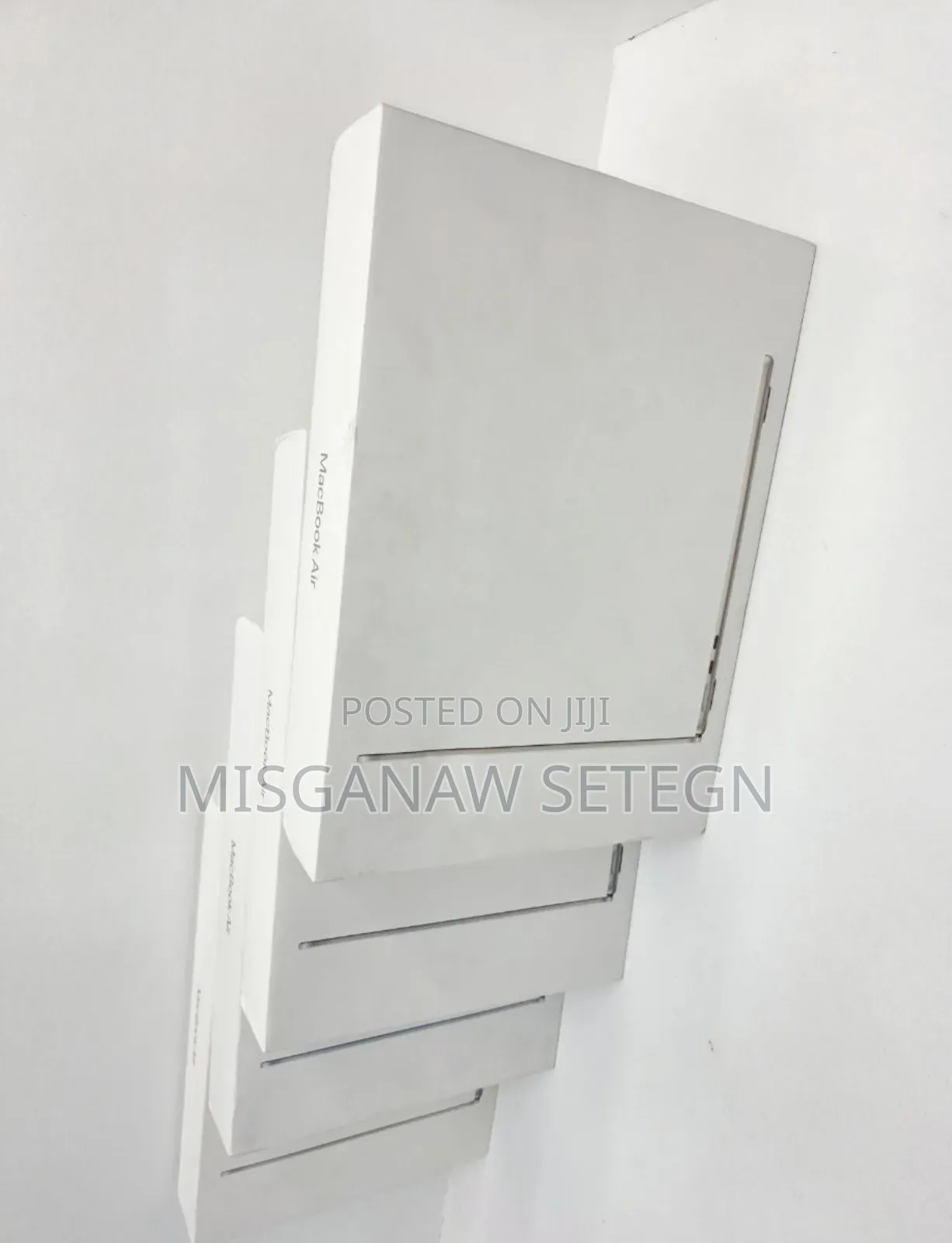 New Laptop Apple MacBook Air 2025 M4 13-Inch 16GB Apple M4 SSD 256GB