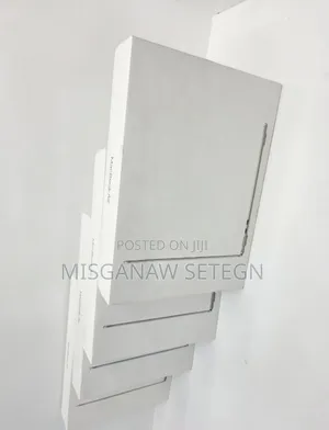 New Laptop Apple MacBook Air 2025 M4 13-Inch 16GB Apple M4 SSD 256GB