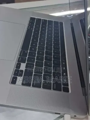 New Laptop Apple MacBook Pro 2019 16GB Intel Core I7 SSD 512GB